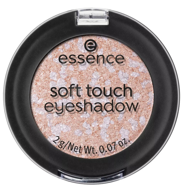 Essence Soft Touch aksamitny cień do powiek