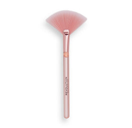 Makeup Revolution Create Detailed Fan Highlighting Brush pędzel wachlarzowy do rozświetlacza R24