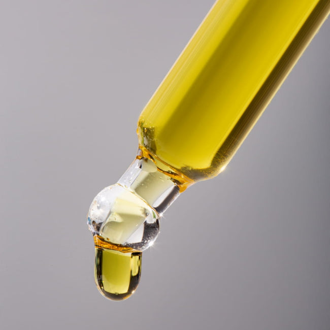 BasicLab Esteticus antyoksydacyjne serum regenerujące z 6% ascorbyl tetraisopalmitate 0.5% koenzymem Q10 i olejem z ogórecznika 30ml