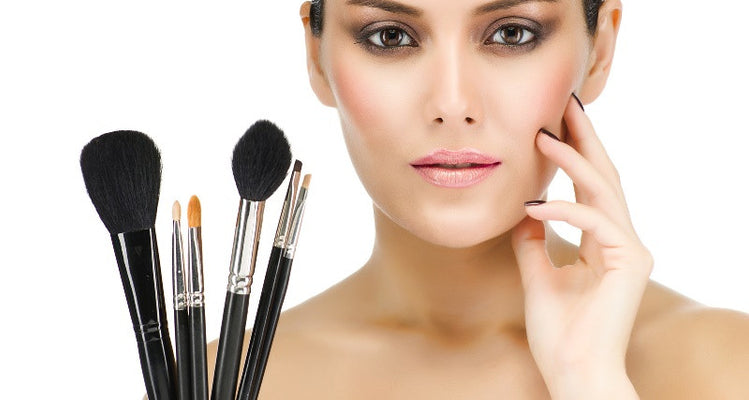 Pędzle do makijażu – który warto mieć w swojej kosmetyczce?