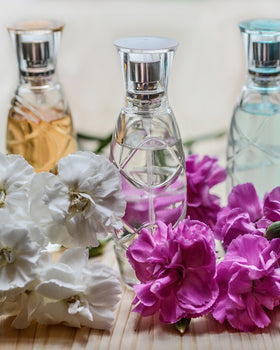 Jak dobrać perfumy na różne pory roku? Krótki poradnik