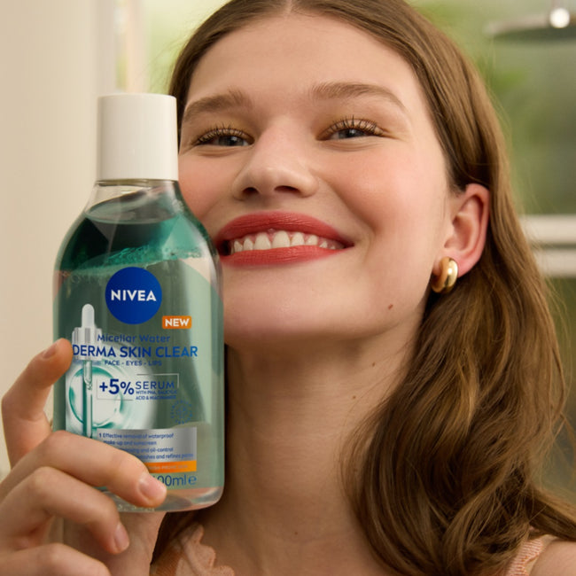 Nivea Derma Skin Clear płyn micelarny do demakijażu z 5% serum 400ml