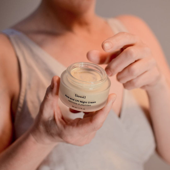 Iossi Firm and Lift Night Cream liftingująco-ujędrniający krem na noc z retinolem i peptydami 50ml
