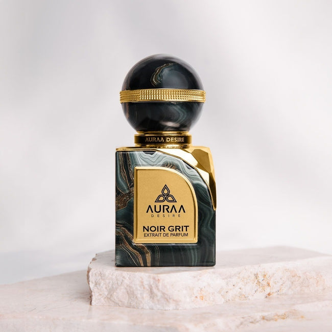Auraa Desire Noir Grit ekstrakt perfum
