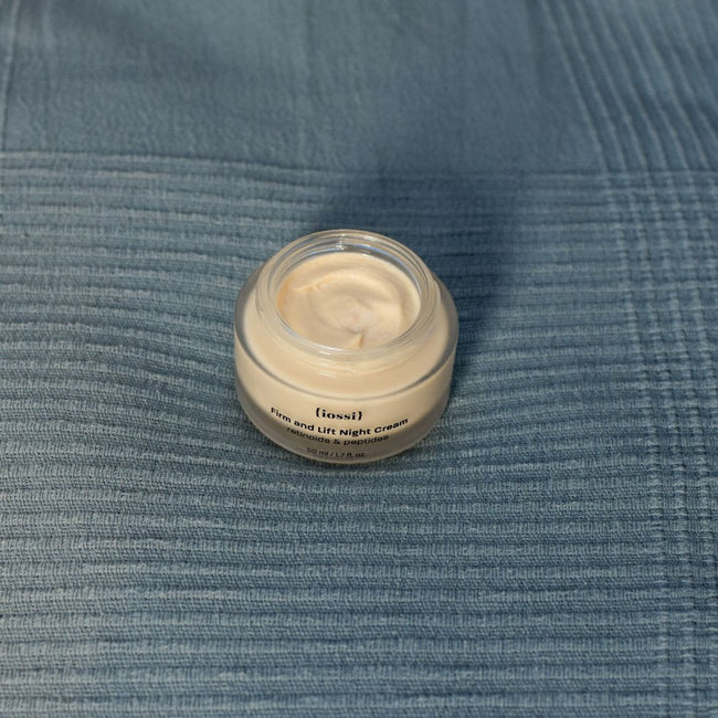Iossi Firm and Lift Night Cream liftingująco-ujędrniający krem na noc z retinolem i peptydami 50ml