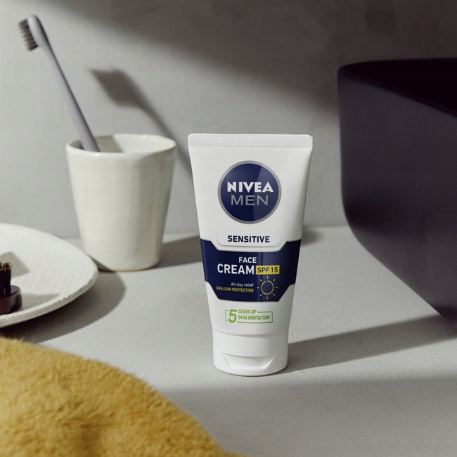 Nivea Men Sensitive ochronny krem do twarzy SPF15 75ml