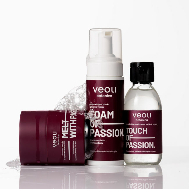 Veoli Botanica Touch Of Passion rozświetlająco-odżywczy tonik do twarzy 150ml