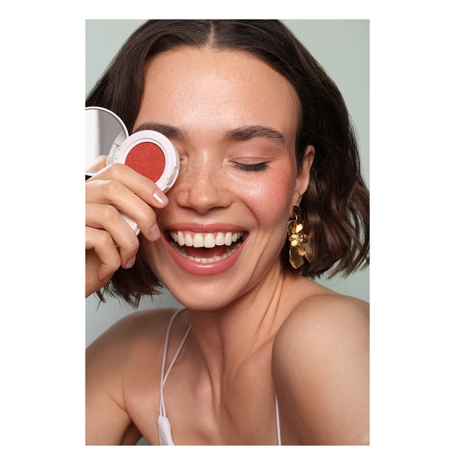 LOVRO Bloomlight Cushion Blush róż do policzków w poduszeczce