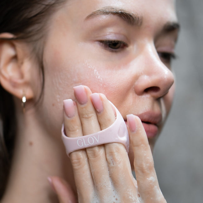 Glov Face Wash silikonowa myjka spieniająca do twarzy Pink