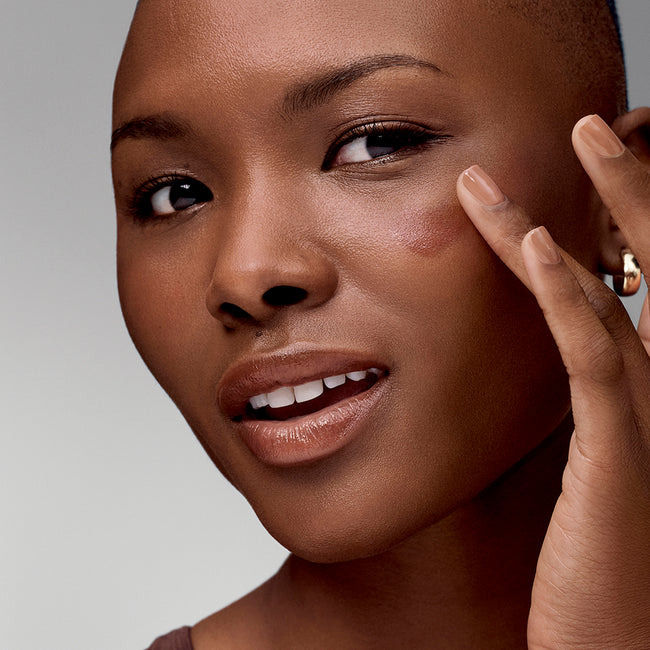 Estée Lauder Futurist Blushmaker Dewy Cheek Tint róż do policzków w formie tintu