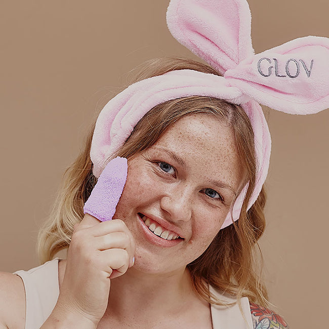 Glov Quick Treat mini-rękawiczka do korekt makijażu Very Berry
