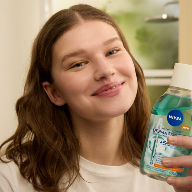Nivea Derma Skin Clear płyn micelarny do demakijażu z 5% serum 400ml