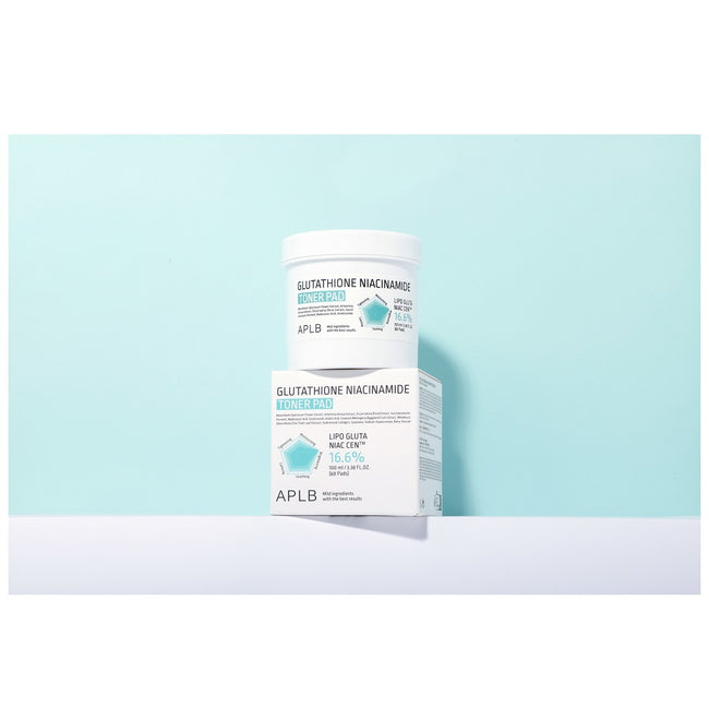 APLB Glutathione Niacinamide Toner Pad patki tonizujce do twarzy 60szt. cena: 38,95 z Sklep Perfumeria.pl APLB Glutathione Niacinamide Toner Pad patki tonizujce do twarzy 60szt. cena: 38,95 z Sklep Perfumeria.pl