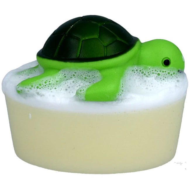 Bomb Cosmetics Turtley Clean Toy Soap mydło glicerynowe z zabawką 100g
