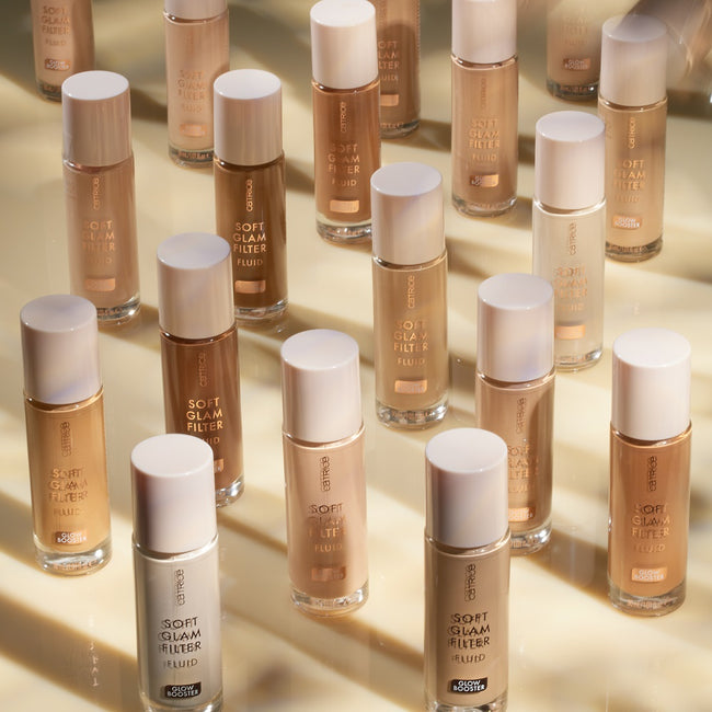Catrice Soft Glam Filter rozświetlający fluid do twarzy