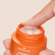Origins GinZing™ Brightening Eye Cream rozświetlający i zmniejszający obrzęk krem pod oczy z witaminą C i niacynamidem WARM 15ml