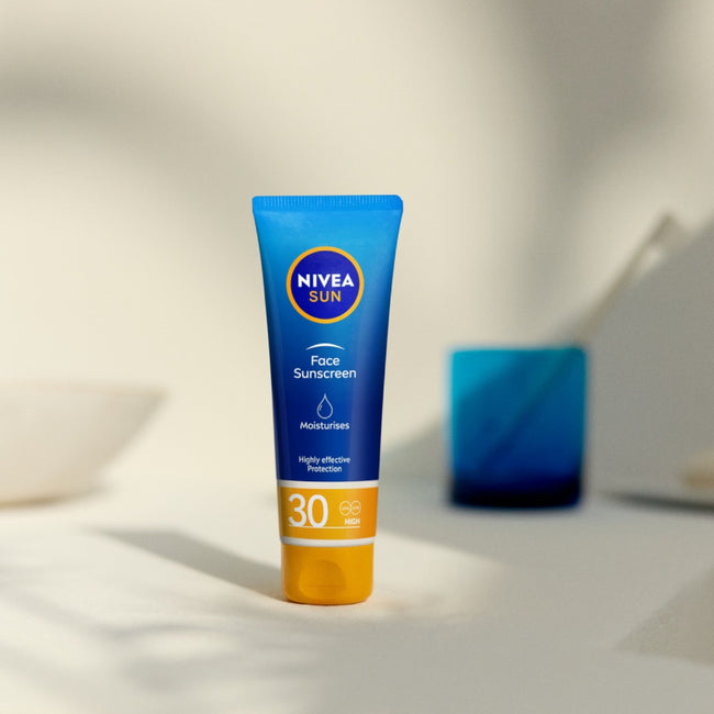Nivea Sun nawilżający krem przeciwsłoneczny do twarzy z wysoką ochroną SPF30 50ml