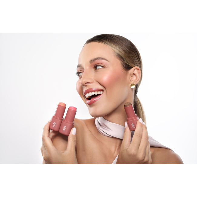 LOVRO Blush Stick kremowy róż do policzków w sztyfcie 5g