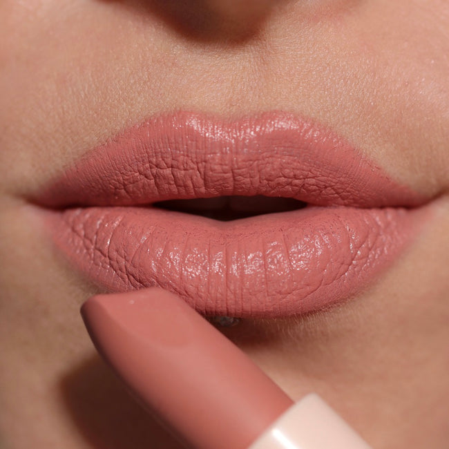 Makeup Revolution Lip Allure Soft Satin Lipstick satynowa pomadka do ust