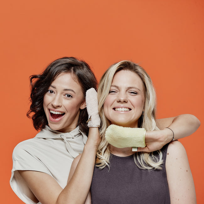 Glov Water-Only Skin zestaw rękawiczek do demakijażu i oczyszczania twarzy Baby Banana 4szt + Silver Stone 4szt