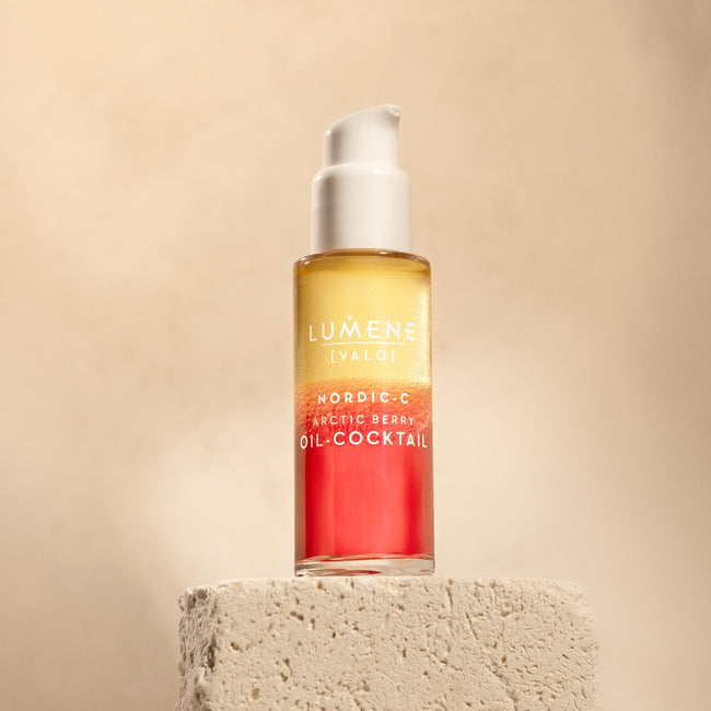 Lumene Nordic-C [Valo] rozświetlający koktajl multiwitaminowy 30ml
