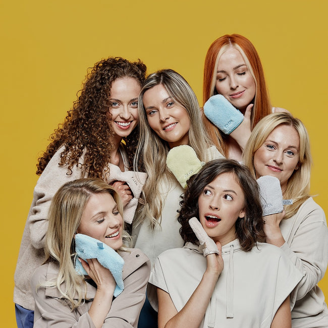 Glov Iconic Mitt Water-Only Skin zestaw rękawiczek do demakijażu i oczyszczania twarzy Baby Banana + Ivory 2szt
