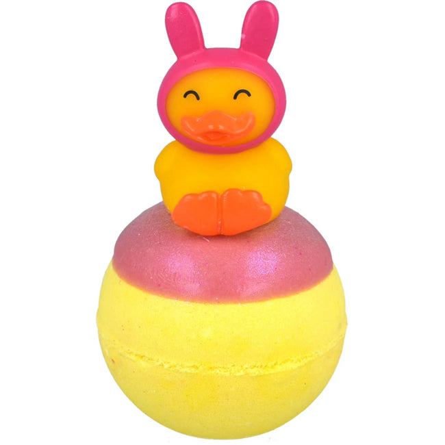 Bomb Cosmetics Snuggle Duck Bath Blaster kula do kąpieli z zabawką 100g