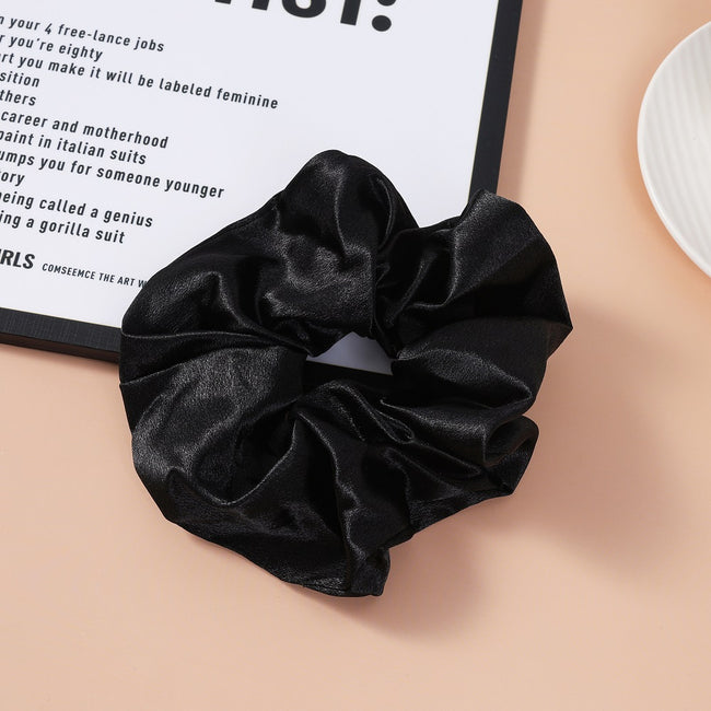 Sister Young Lilu satynowa gumka do włosów scrunchie Black