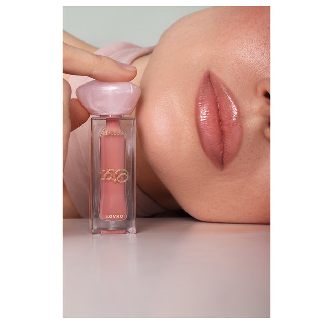 LOVRO Bloomlight Lipgloss błyszczyk optycznie powiększający usta z efektem chłodzenia