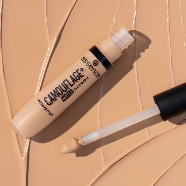 Essence Camouflage+ Matte korektor matujący