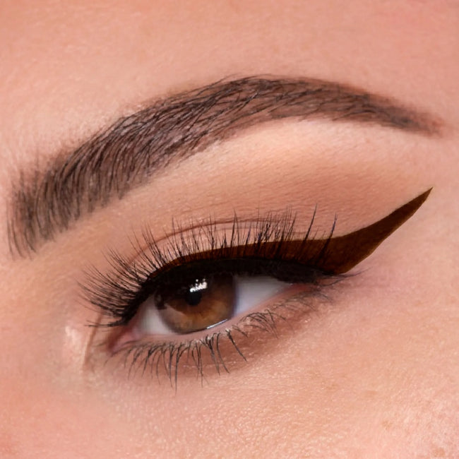 The Balm Schwing Liquid Eyeliner długotrwały eyeliner w płynie