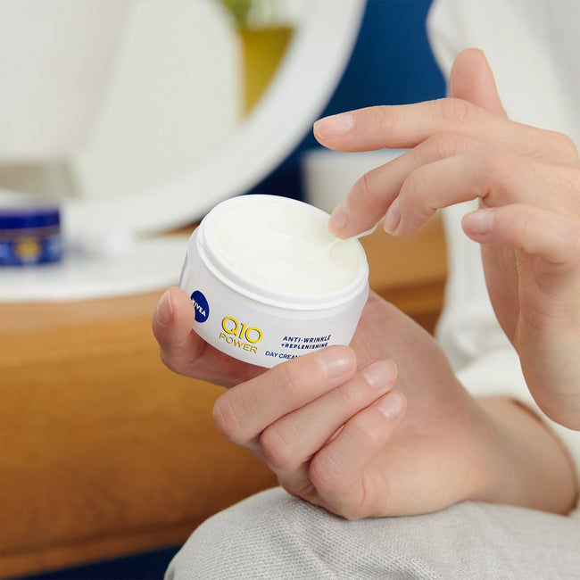 Nivea Zestaw Q10 Przeciwzmarszczkowy ujędrniający krem na dzień 50ml + przeciwzmarszczkowy ujędrniający krem na noc 50ml