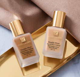 Estée Lauder Double Wear Stay In Place Makeup SPF10 długotrwały średnio kryjący matowy podkład do twarzy 1N0 Porcelain 30ml