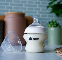 Tommee Tippee Closer To Nature butelka do karmienia ze smoczkiem silikonowym przepływ wolny 0m+ 150ml