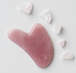 Fluff Gua Sha Stone kamień do masażu twarzy Różowy Kwarc