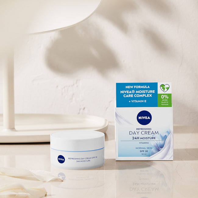 Nivea Happy Moment zestaw odświeżający krem na dzień 50ml + dwufazowy płyn do demakijażu oczu 125ml