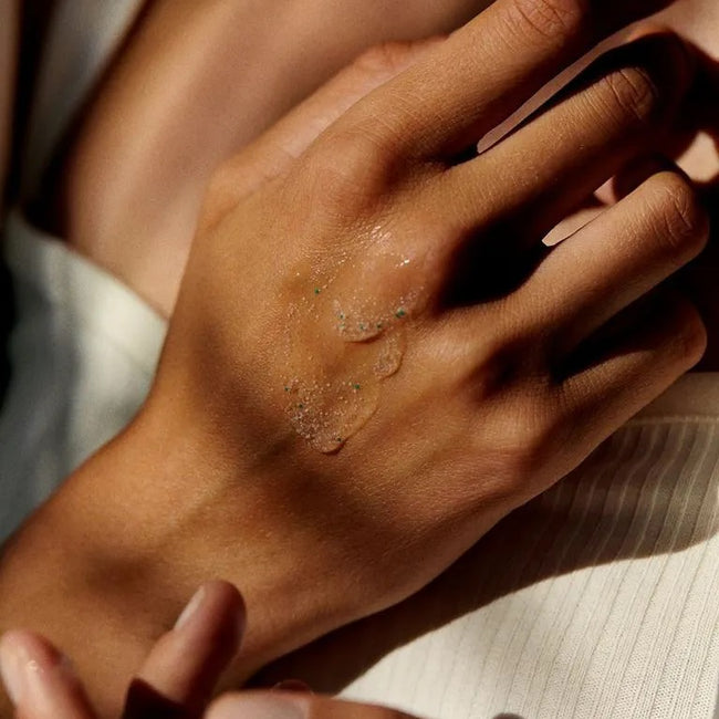 Nivea Derma Skin Clear peeling przeciw niedoskonałościom 150ml