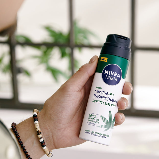 Nivea Men Sensitive Pro Ultra-Calming Shaving Foam pianka do golenia z olejem z nasion konopnych 200ml
