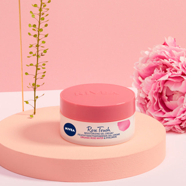 Nivea Rose Touch nawilżający żel-krem z organiczną wodą różaną i kwasem hialuronowym 50ml