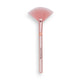 Makeup Revolution Create Detailed Fan Highlighting Brush pędzel wachlarzowy do rozświetlacza R24