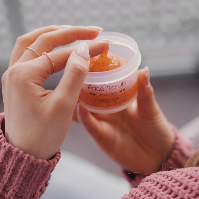 Nacomi Face Scrub peeling odświeżający do twarzy i ust Orange 80g