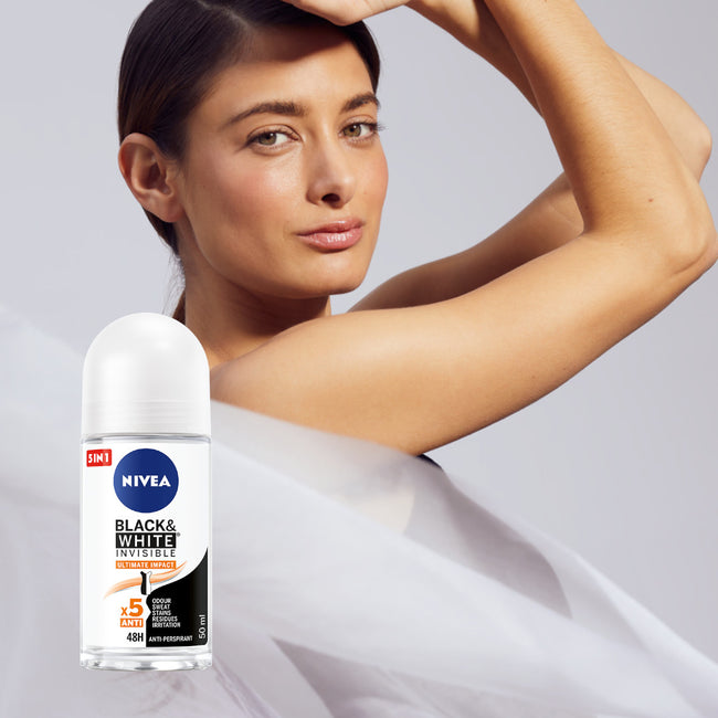 Nivea Black&White Invisible Ultimate Impact antyperspirant w kulce 50ml