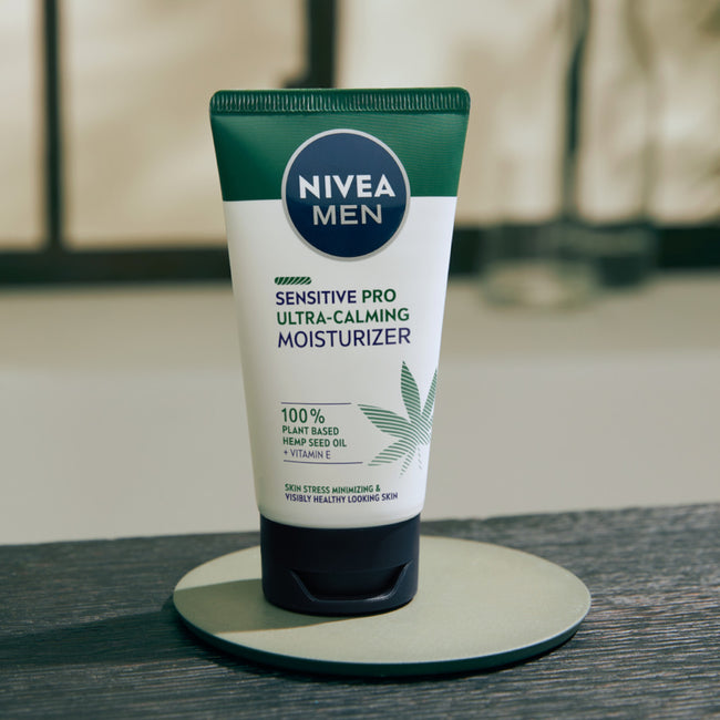Nivea Men Sensitive Pro Ultra-Calming Moisturizer nawilżający krem do twarzy z olejem z nasion konopnych 75ml