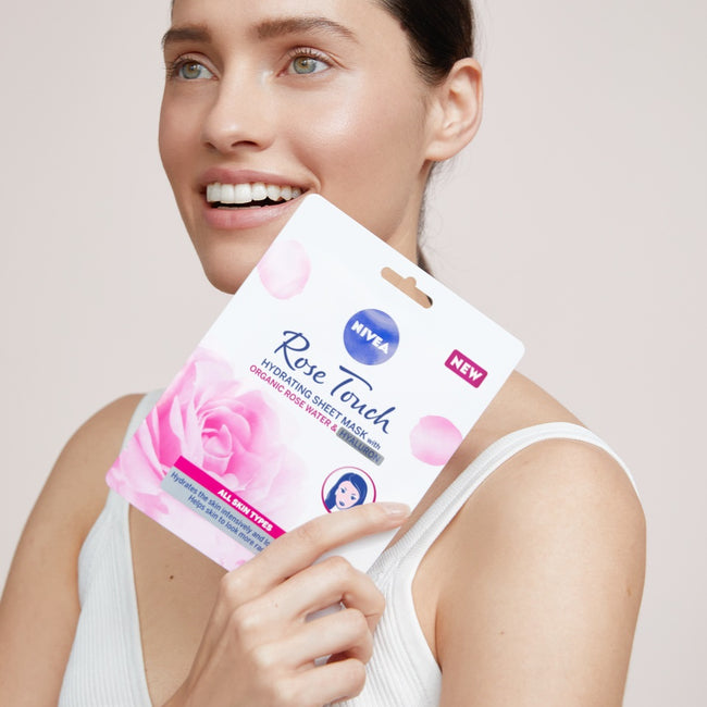 Nivea Rose Touch zestaw nawilżający żel-krem do twarzy 50ml + pianka oczyszczająca do twarzy 150ml + intensywnie nawilżająca maska w płachcie 1szt