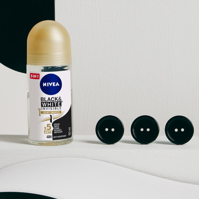 Nivea Black&White Invisible Silky Smooth antyperspirant w kulce 50ml