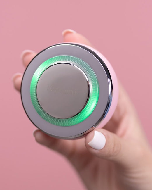 Nacomi Omi Facial Massager & Cleansing Brush 3-in-1 szczoteczka do twarzy Różowa