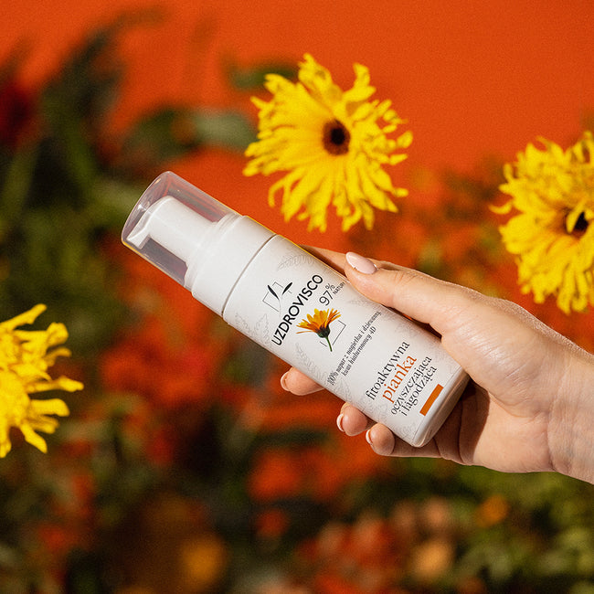 UZDROVISCO Fitoaktywna pianka oczyszczająca i łagodząca do mycia twarzy 150ml