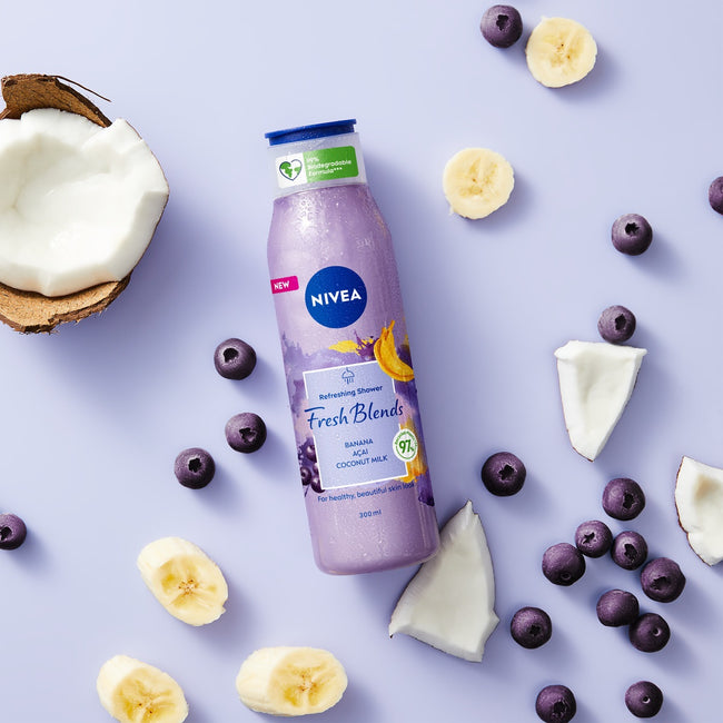 Nivea Beauty Touch zestaw Fresh Blends Banan i Acai żel pod prysznic 300ml + Pearl & Beauty Black Pearl antyperspirant spray 150ml + Blackberry Shine pomadka do ust 4.8g