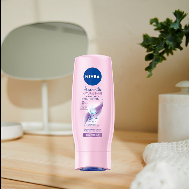 Nivea Hairmilk Natural Shine łagodna odżywka wyzwalająca blask włosów 200ml