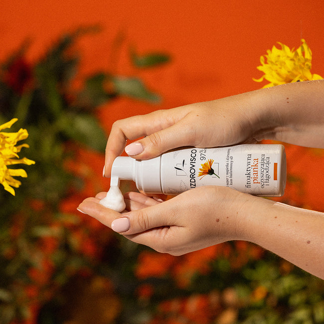 UZDROVISCO Fitoaktywna pianka oczyszczająca i łagodząca do mycia twarzy 150ml